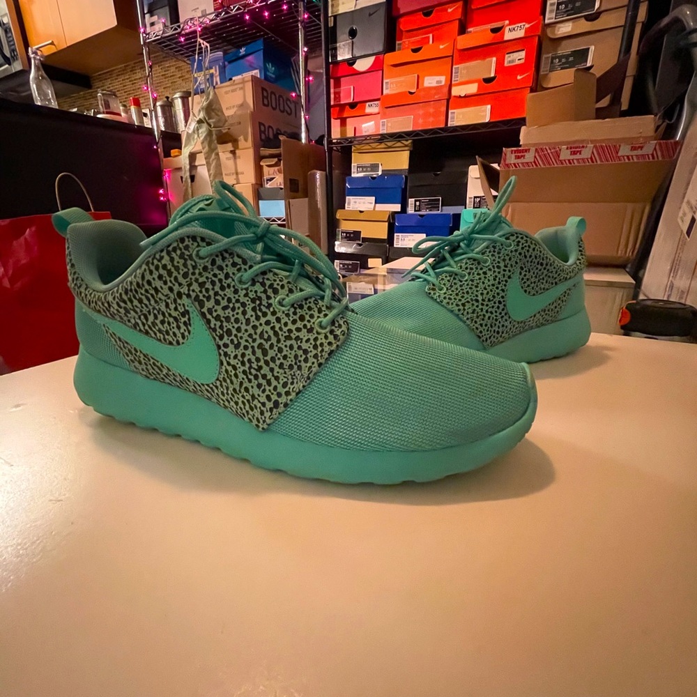 Nike roshe run blue safari print. Runners 10